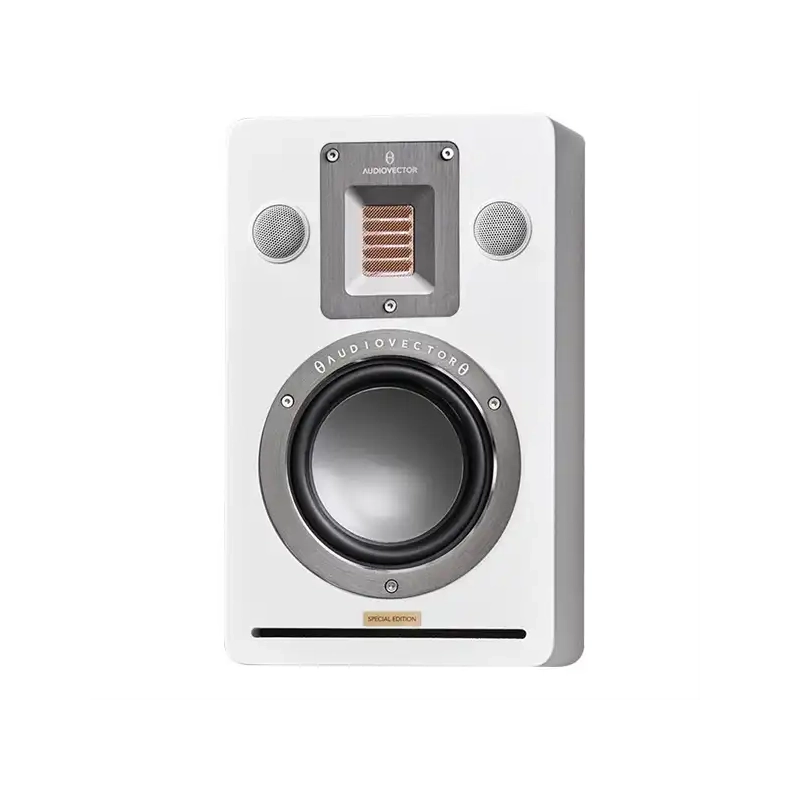 Audiovector QR Wall SE i Hvid Silk P� v�ggen h�jttaler 1 stk