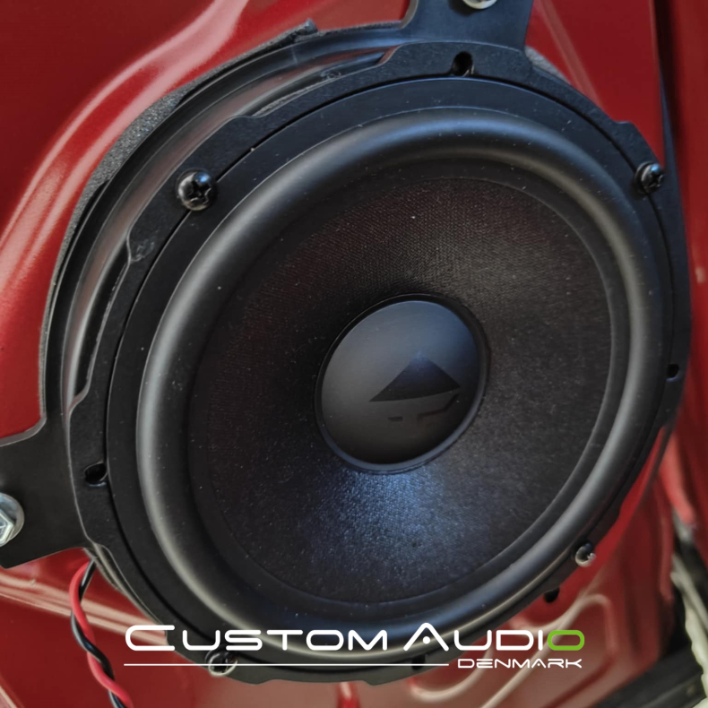 Montering  af Toyota bZ4X h�jttaler lydpakke