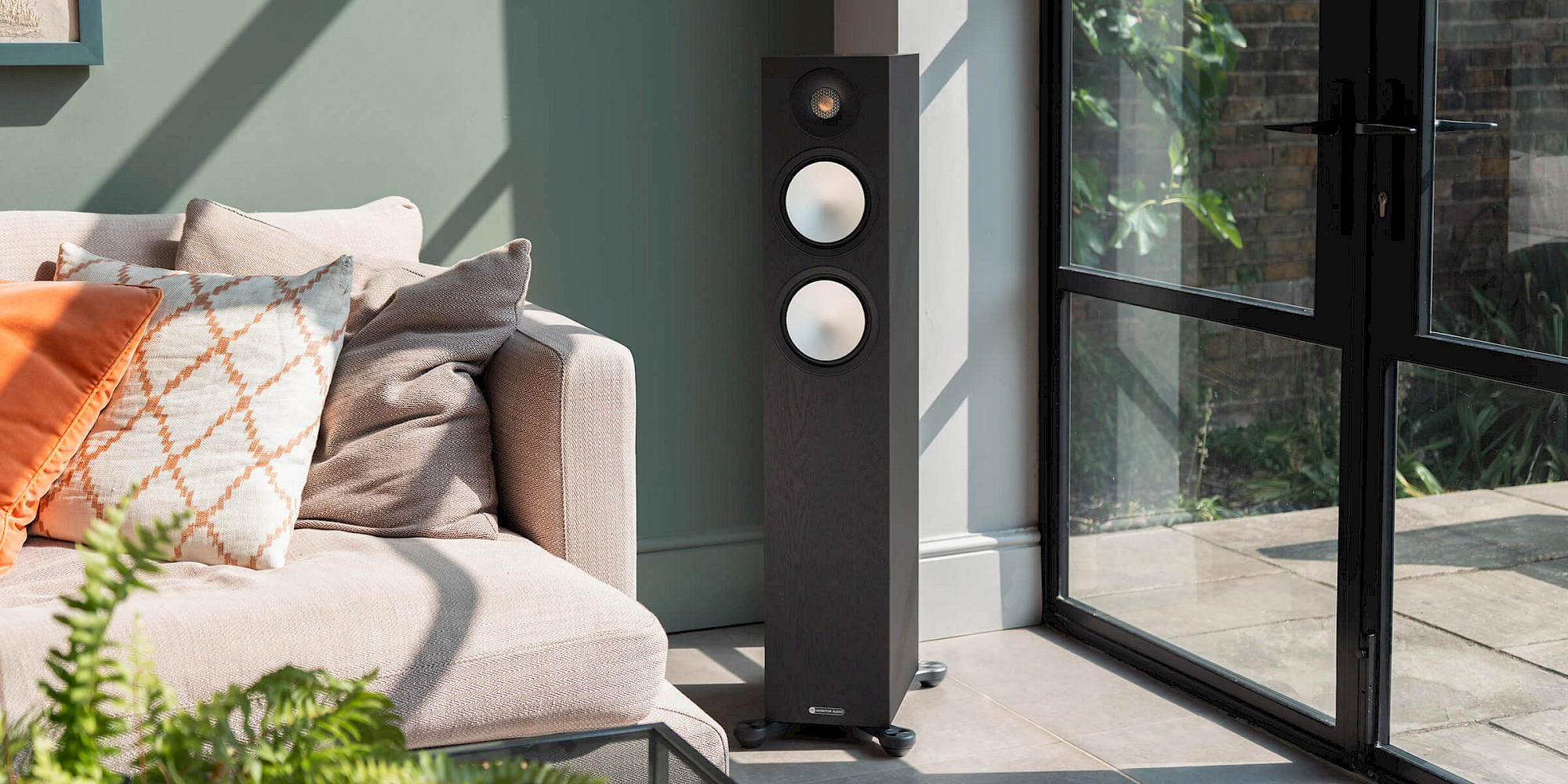 Bronze 7G lifestyle 2