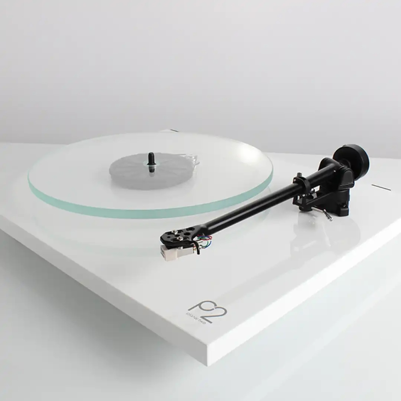 Rega Planar 2 hvid med Nd3 Pick-up