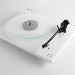 Rega Planar 2 hvid med Nd3 Pick-up