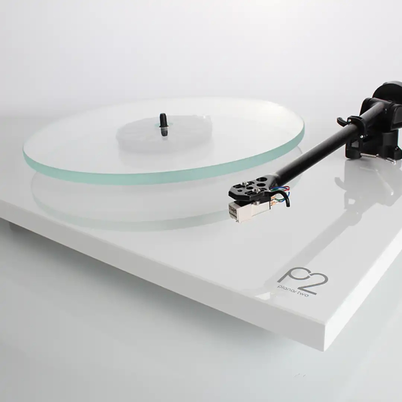 Rega Planar 2 hvid med Nd3 Pick-up