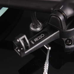 Rega Planar 2 sort med Carbon Pick-up