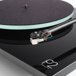 Rega Planar 2 sort med Carbon Pick-up