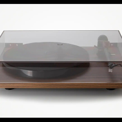Rega Planar 1 hvid med Carbon Pick-up  