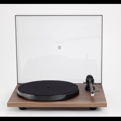 Rega Planar 1 hvid med Carbon Pick-up  
