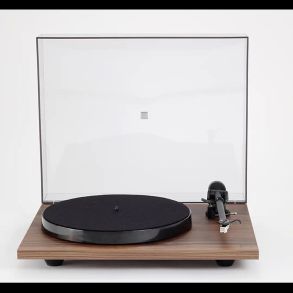 Rega Planar 1 med Carbon Pick-up  