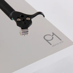Rega Planar 1 hvid med Carbon Pick-up  