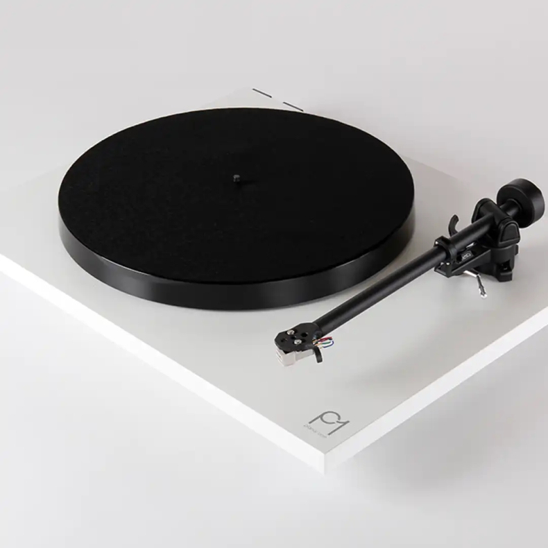 Rega Planar 1 hvid med Carbon Pick-up  