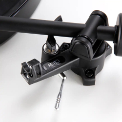 Rega Planar 1 hvid med Carbon Pick-up  