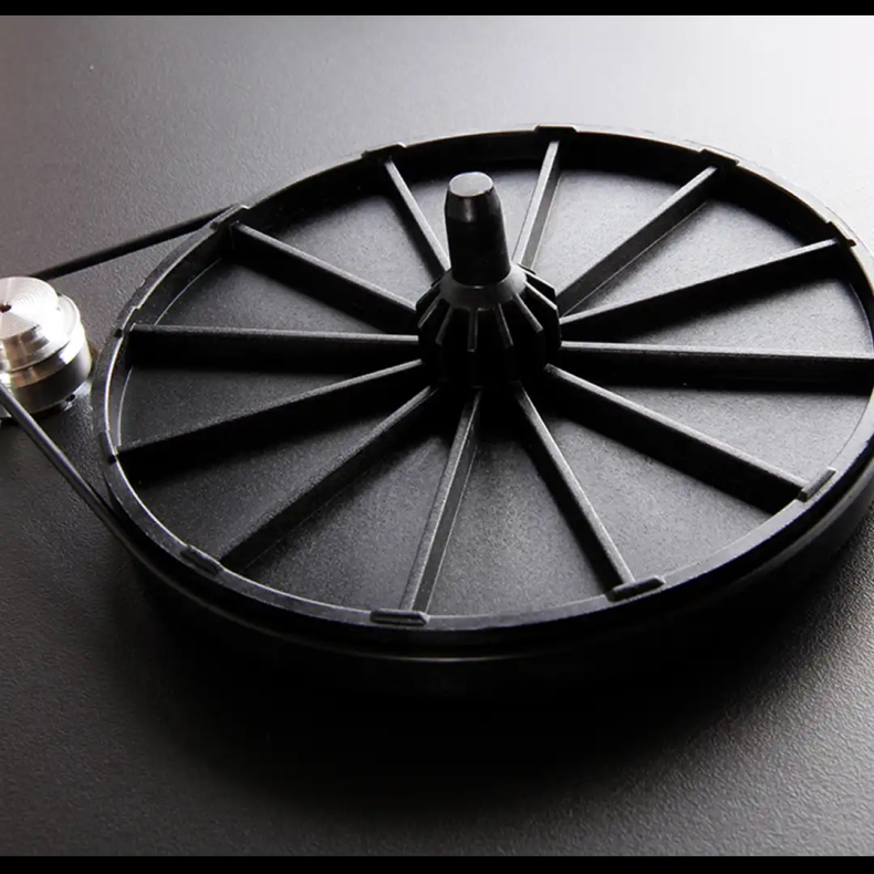 Rega Planar 1 hvid med Carbon Pick-up  