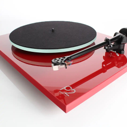 Rega Planar 2 r�d med Carbon Pick-up 