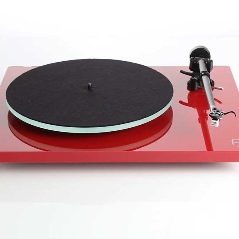 Rega Planar 2 r�d med Carbon Pick-up 
