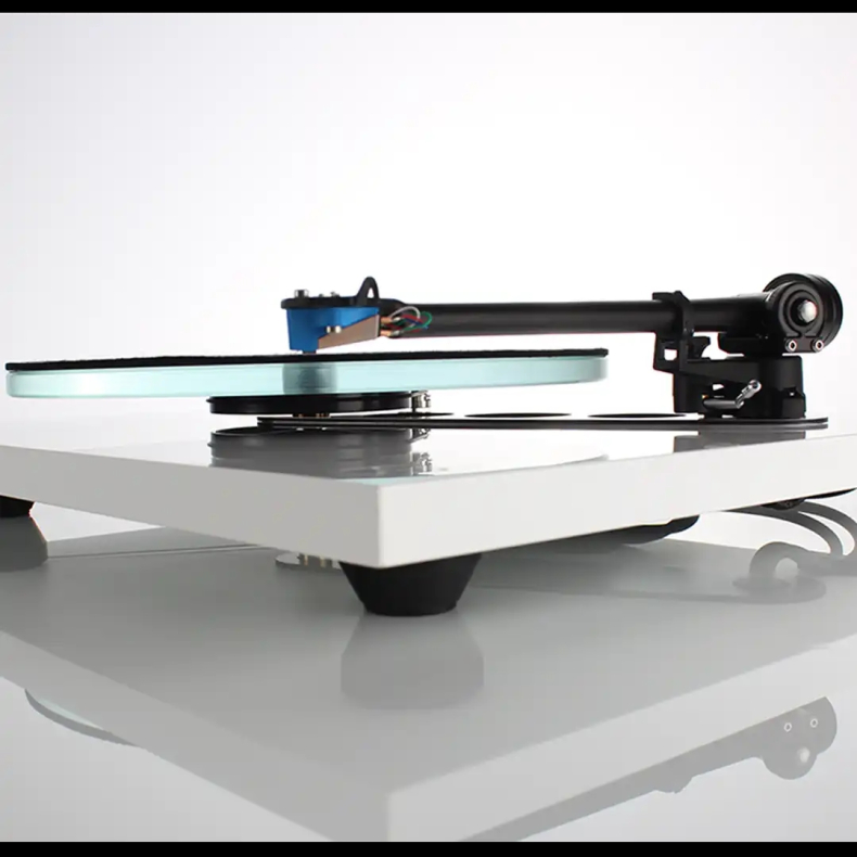 Rega Planar 3 hvid med Nd3 Pick-up 