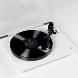 Rega Planar 1 PLUS (med indbygget RIAA og Carbon Pick-up) hvid 