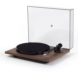 Rega Planar 1 PLUS (Med indbygget RIAA og Carbon Pick-up) Valn�d